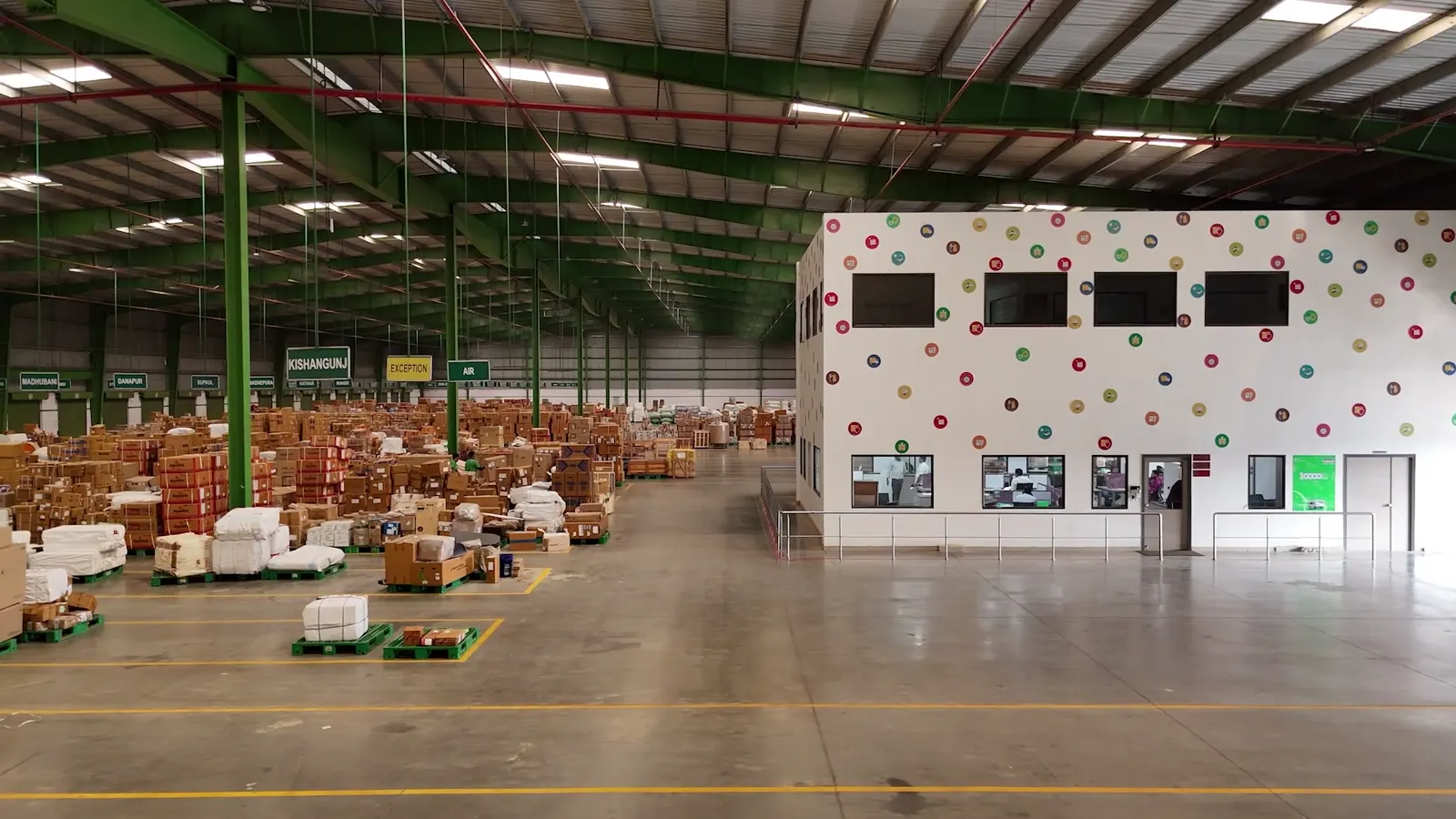 High clear-height interior of Grade-A warehouse, Fatuha Patna